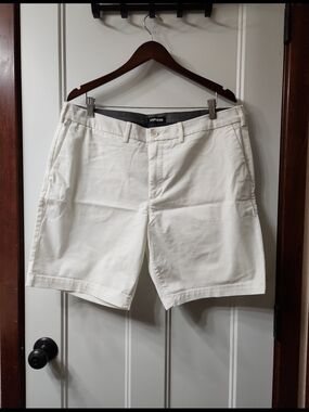 NWOT Express Slim 8" White Shorts